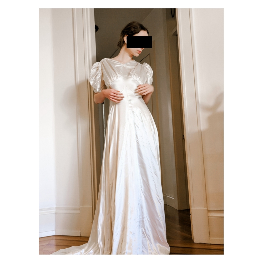1930s VINTAGE Wedding Gown | Satin Puff Sleeve | 🦢💍✨